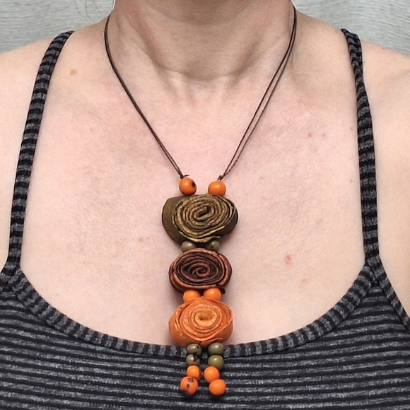 Acai Seed & Orange Peel Necklace - Picture 2 of 11